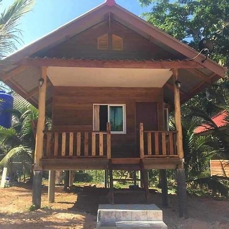 ฟาดิลบังกะโล Fadel Bungalow Ban Lo Pa Ret Exterior foto
